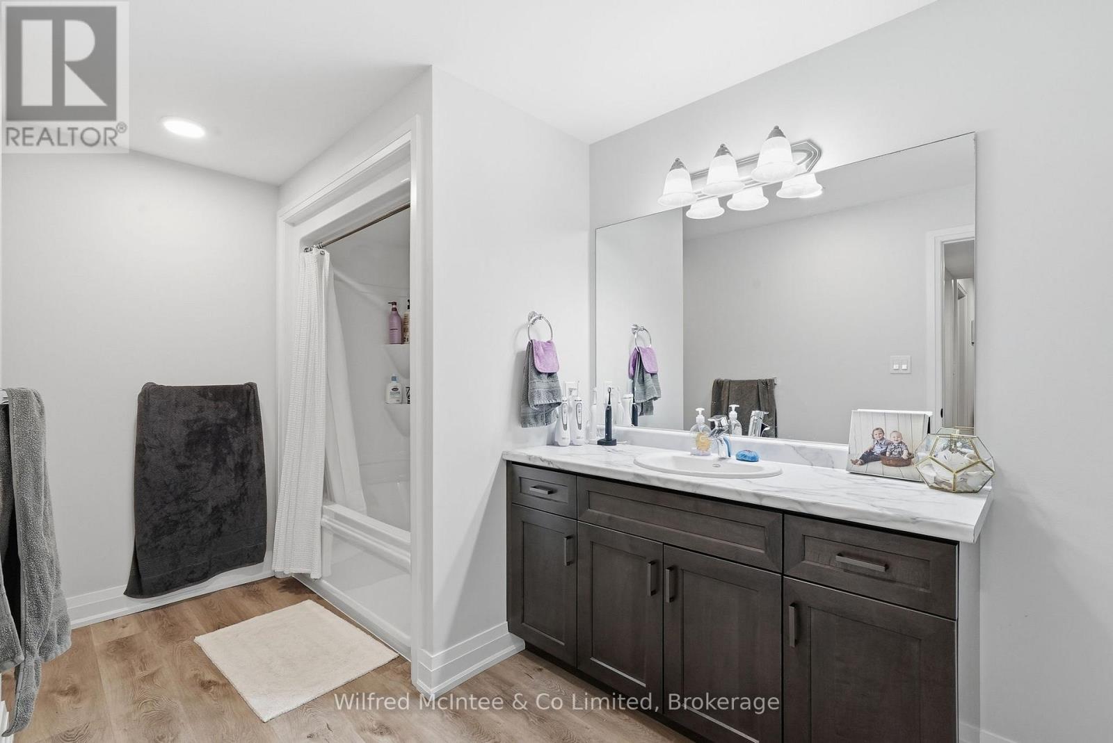 105 Fourth Street, Brockton, Ontario  N0G 2V0 - Photo 36 - X12961146