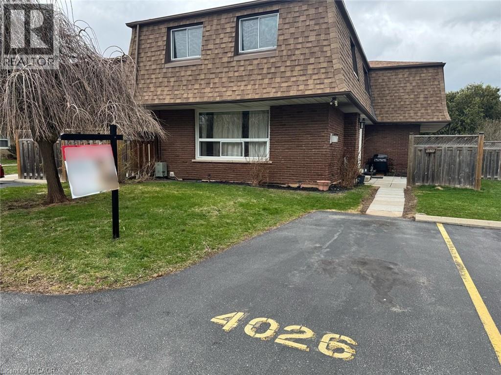 4026 LONGMOOR Drive Unit# 12, Burlington, Ontario