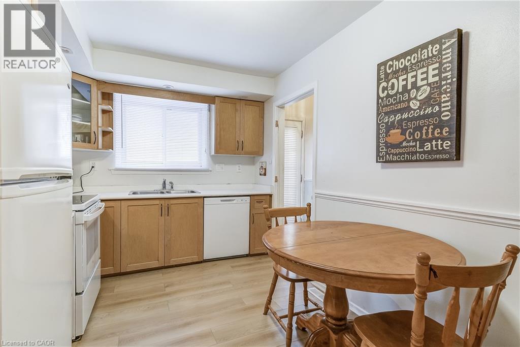 2145 Sandringham Drive, Burlington, Ontario  L7P 1T8 - Photo 9 - 40816443