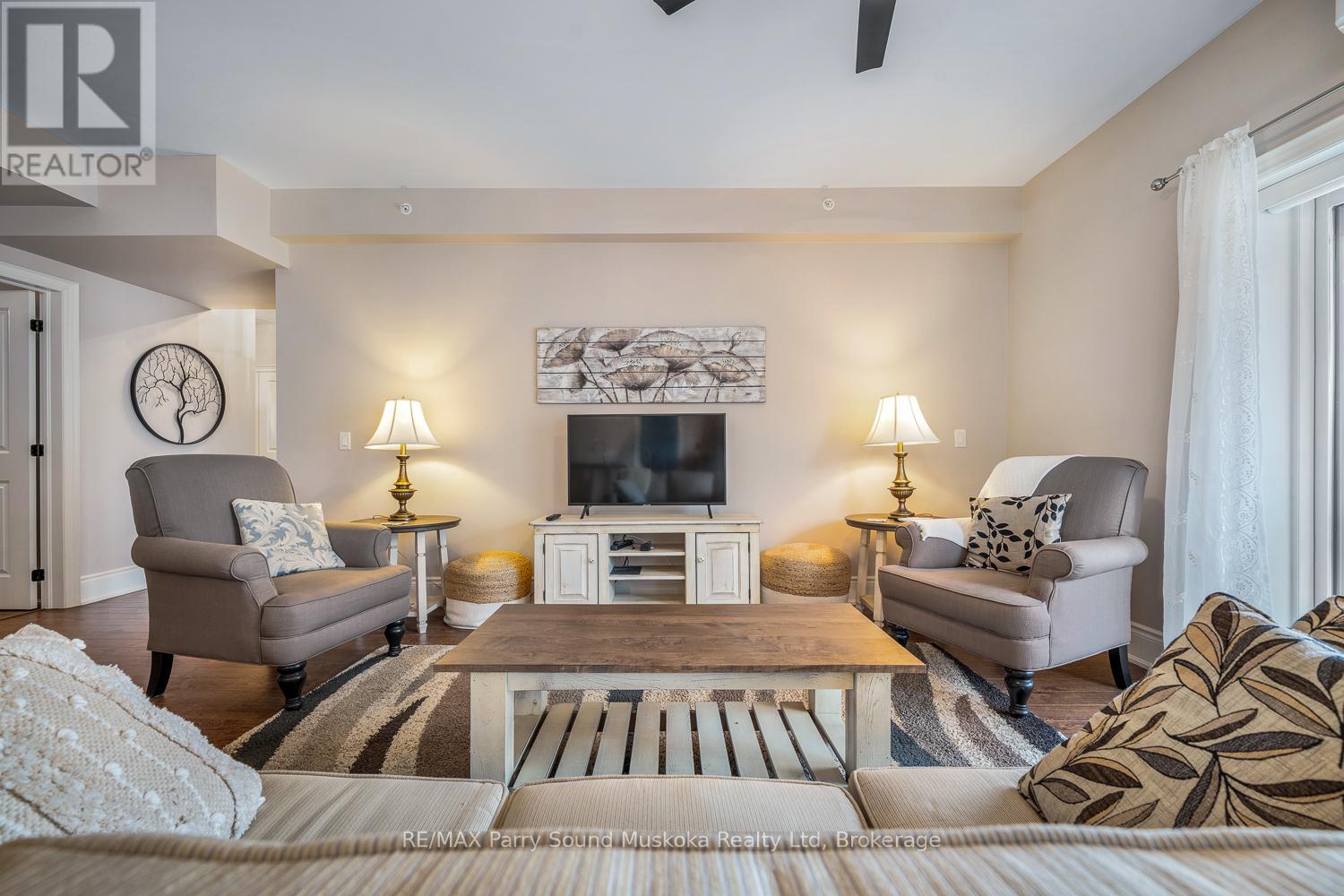 401 - 11b Salt Dock Road, Parry Sound, Ontario  P2A 3B6 - Photo 14 - X12961902