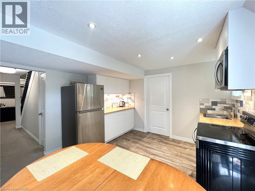 381 Vogel Place Unit# Lower, Waterloo, Ontario  N2L 5V8 - Photo 3 - 40818065