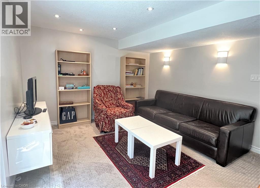 381 Vogel Place Unit# Lower, Waterloo, Ontario  N2L 5V8 - Photo 4 - 40818065