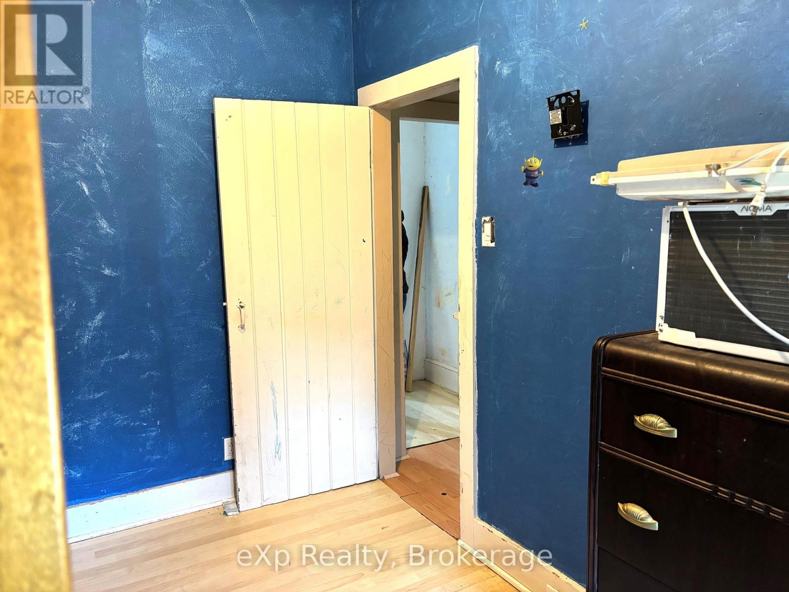 28 Queen Street W, Brockton, Ontario  N0G 1S0 - Photo 25 - X12962614