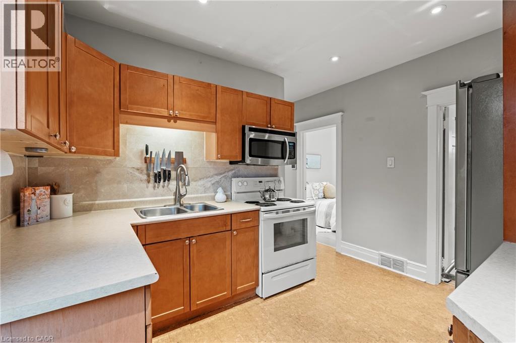 26 N Garside Avenue N, Hamilton, Ontario  L8H 4W2 - Photo 17 - 40818109