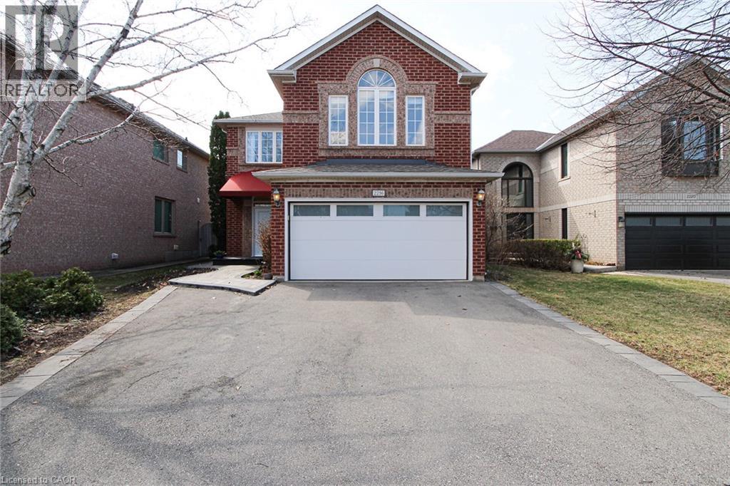2216 NORFOLK Drive, Oakville, Ontario