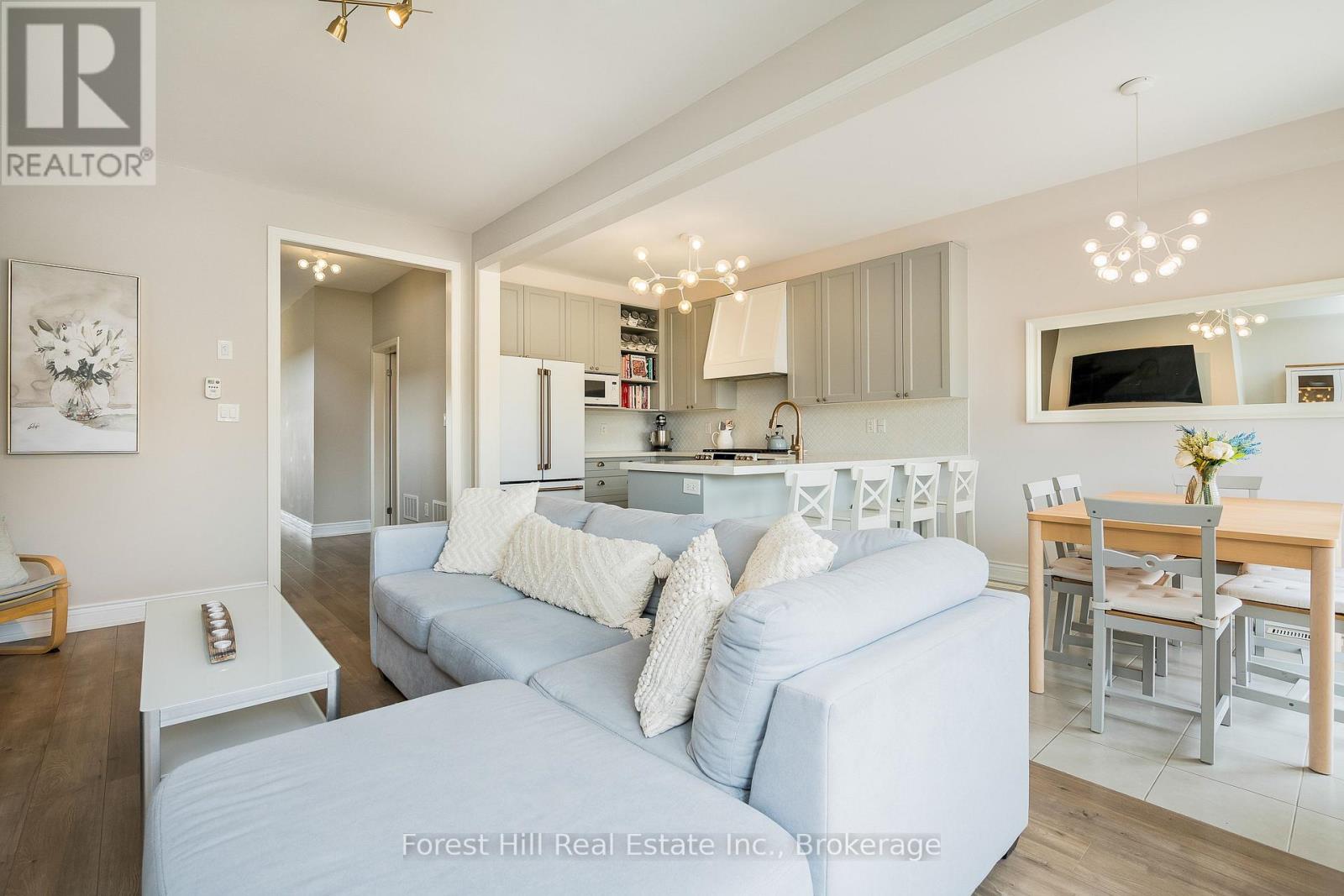 222 Springfield Crescent, Clearview, Ontario  L0M 1S0 - Photo 15 - S12963156