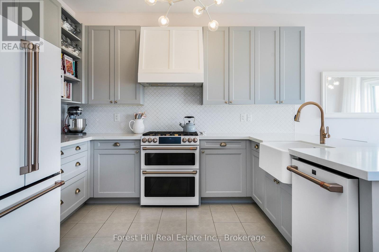 222 Springfield Crescent, Clearview, Ontario  L0M 1S0 - Photo 6 - S12963156