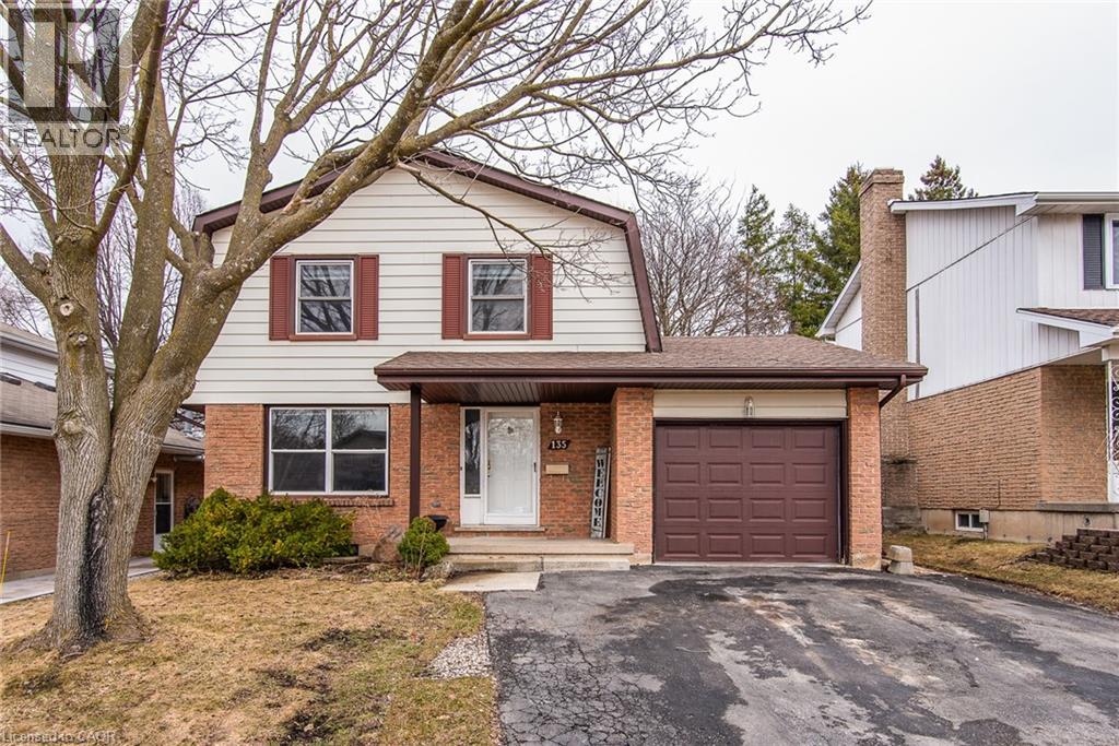 135 VINTAGE Crescent, Kitchener, Ontario