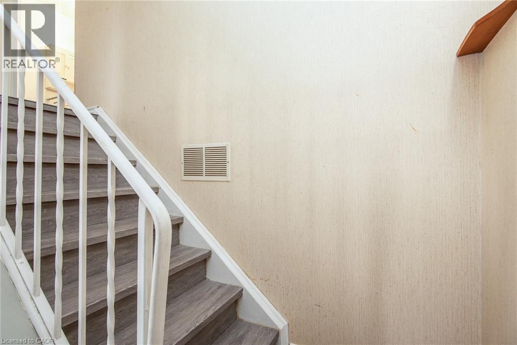 135 Vintage Crescent, Kitchener, Ontario  N2P 1L1 - Photo 35 - 40818140