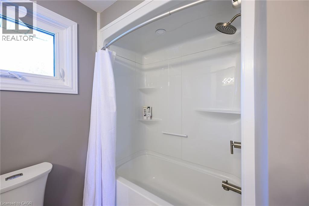 8 Bendamere Drive, Grimsby, Ontario  L3M 2N3 - Photo 18 - 40803302