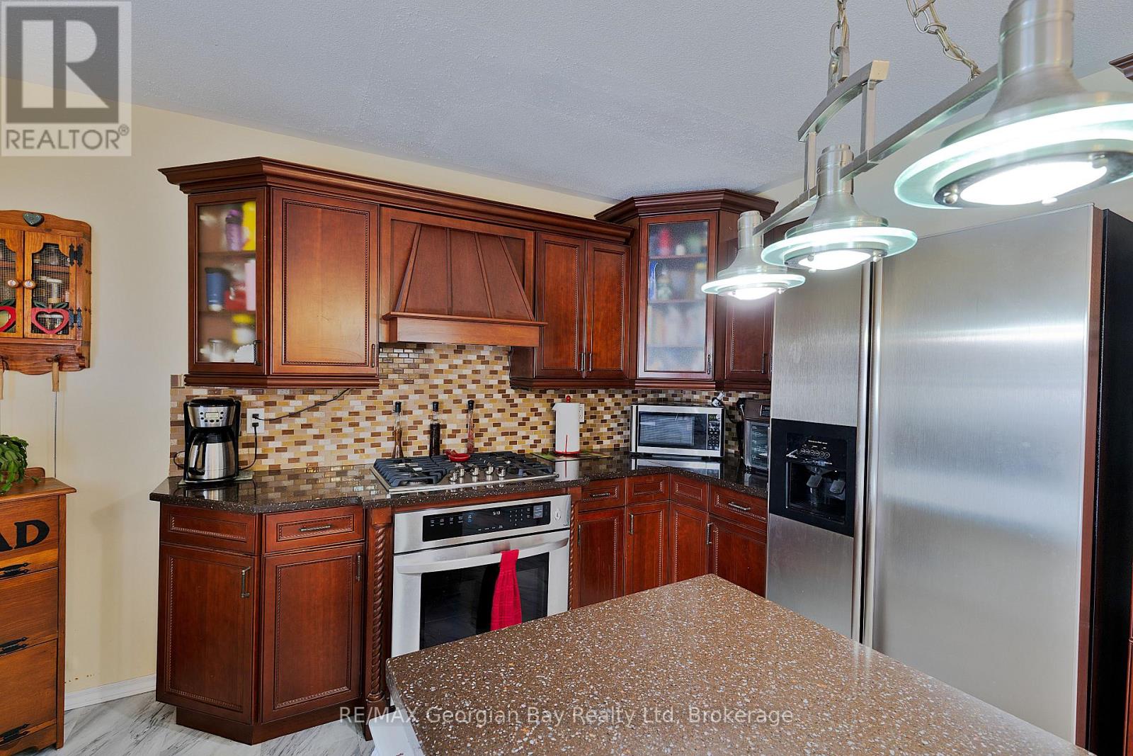 739 Simcoe Avenue, Tay, Ontario  L0K 1R0 - Photo 12 - S12964370