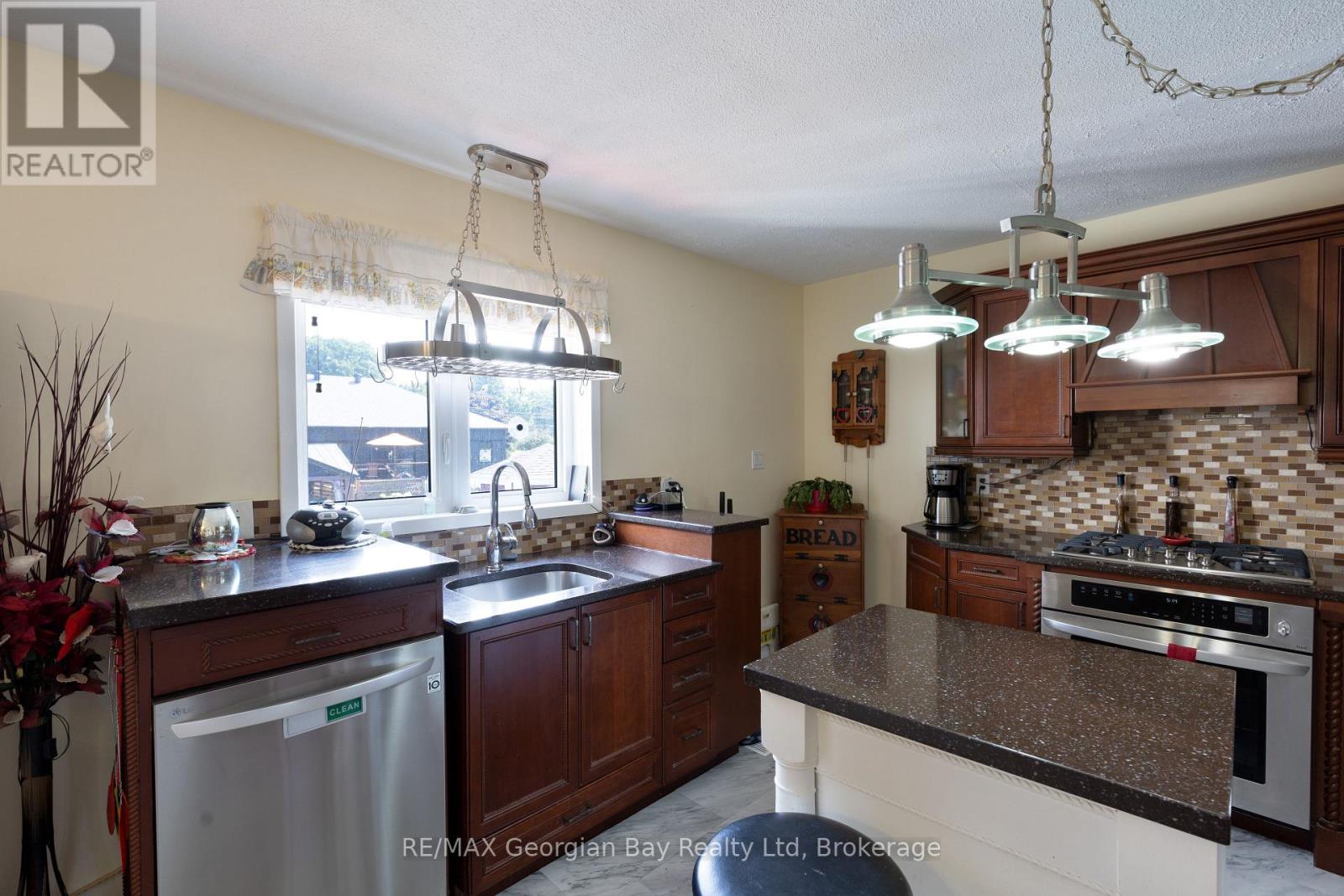 739 Simcoe Avenue, Tay, Ontario  L0K 1R0 - Photo 14 - S12964370