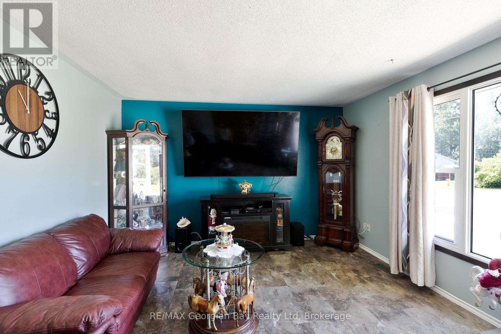 739 Simcoe Avenue, Tay, Ontario  L0K 1R0 - Photo 5 - S12964370