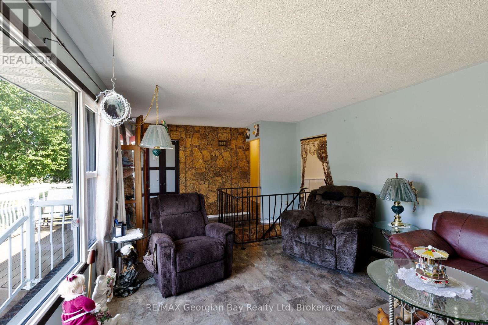 739 Simcoe Avenue, Tay, Ontario  L0K 1R0 - Photo 7 - S12964370