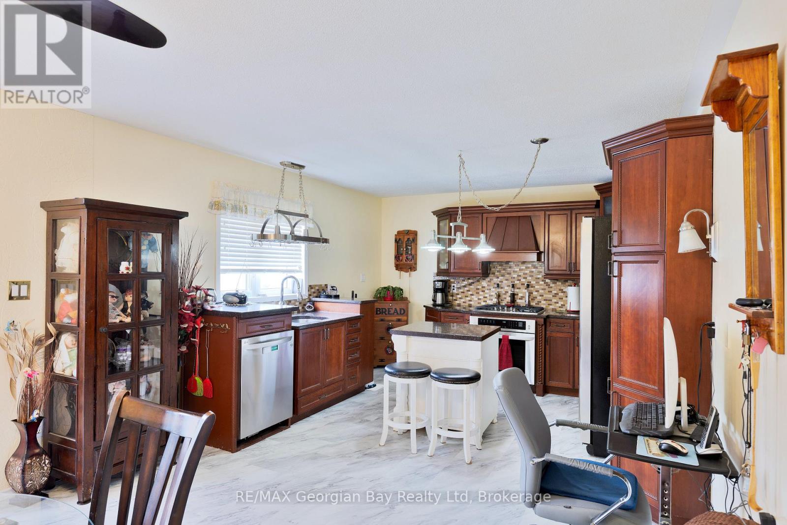 739 Simcoe Avenue, Tay, Ontario  L0K 1R0 - Photo 8 - S12964370