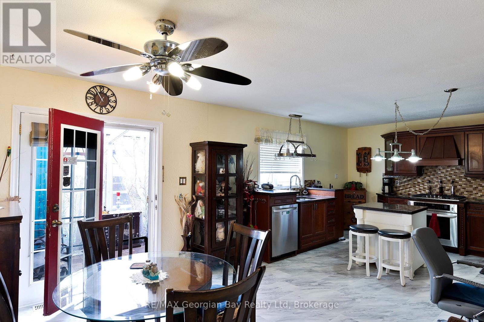 739 Simcoe Avenue, Tay, Ontario  L0K 1R0 - Photo 9 - S12964370