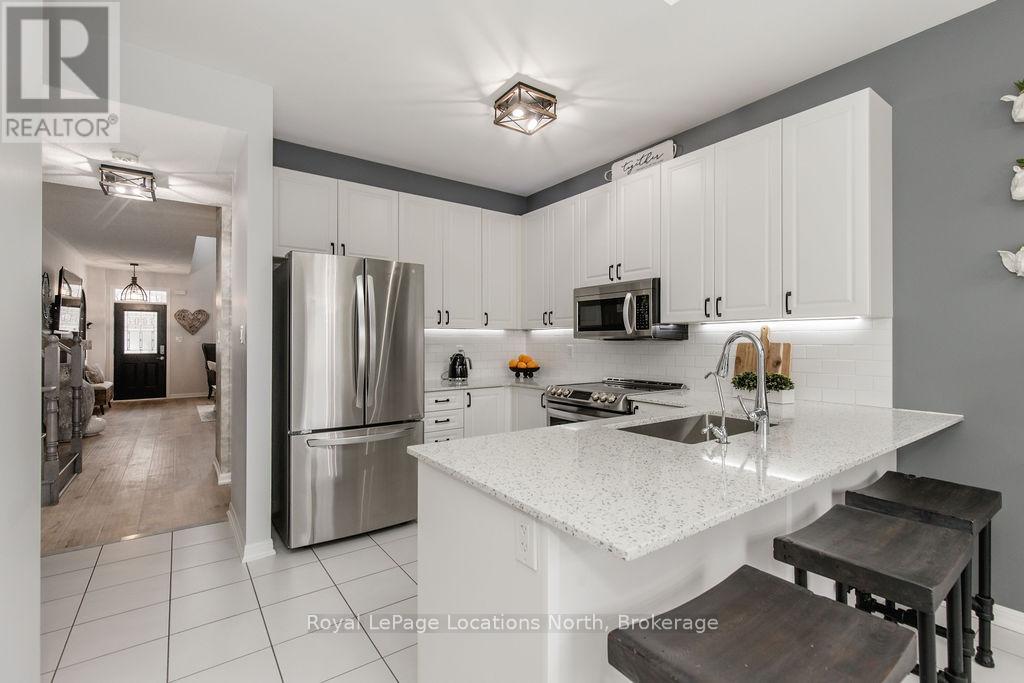 14 Berkshire Avenue, Wasaga Beach, Ontario  L9Z 0G3 - Photo 13 - S12964636