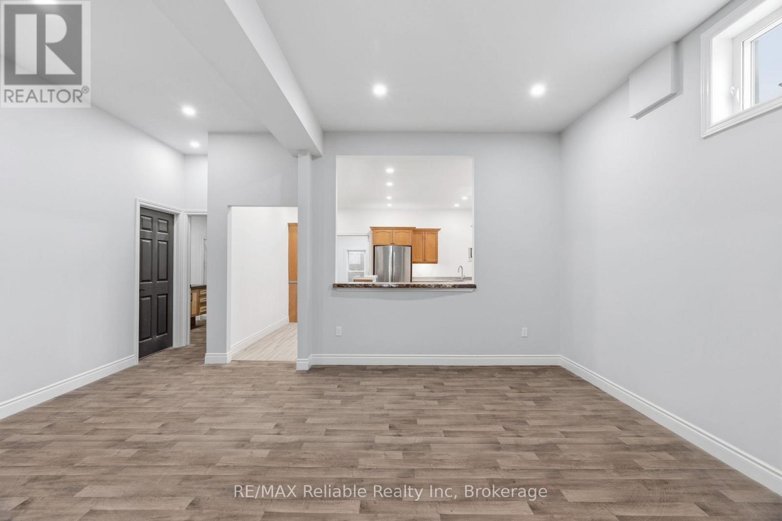 271 Main Street, Central Huron, Ontario  N0M 2H0 - Photo 19 - X12964392