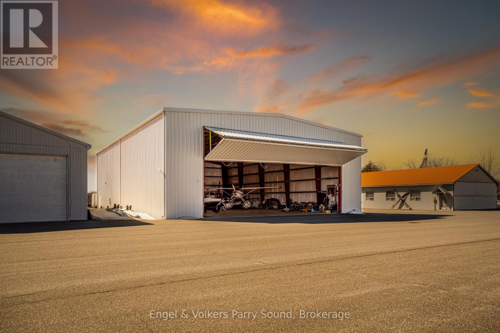 14 HANGAR ROAD, Seguin, Ontario