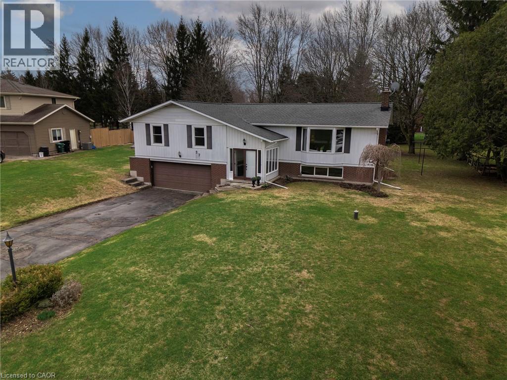 27 SUNSET Drive, West Montrose, Ontario