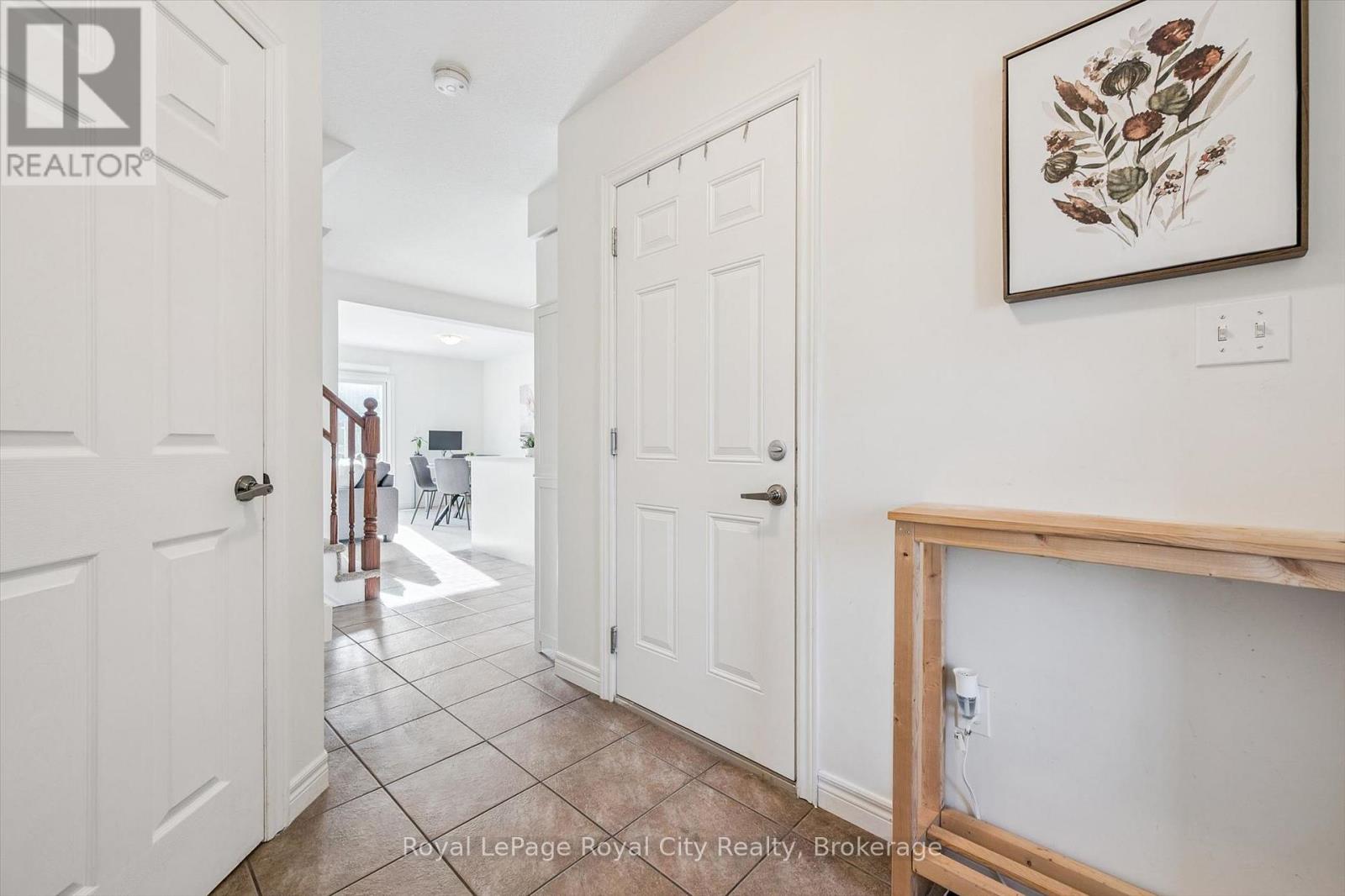 6 - 361 Arkell Road, Guelph, Ontario  N1L 1E5 - Photo 4 - X12965102