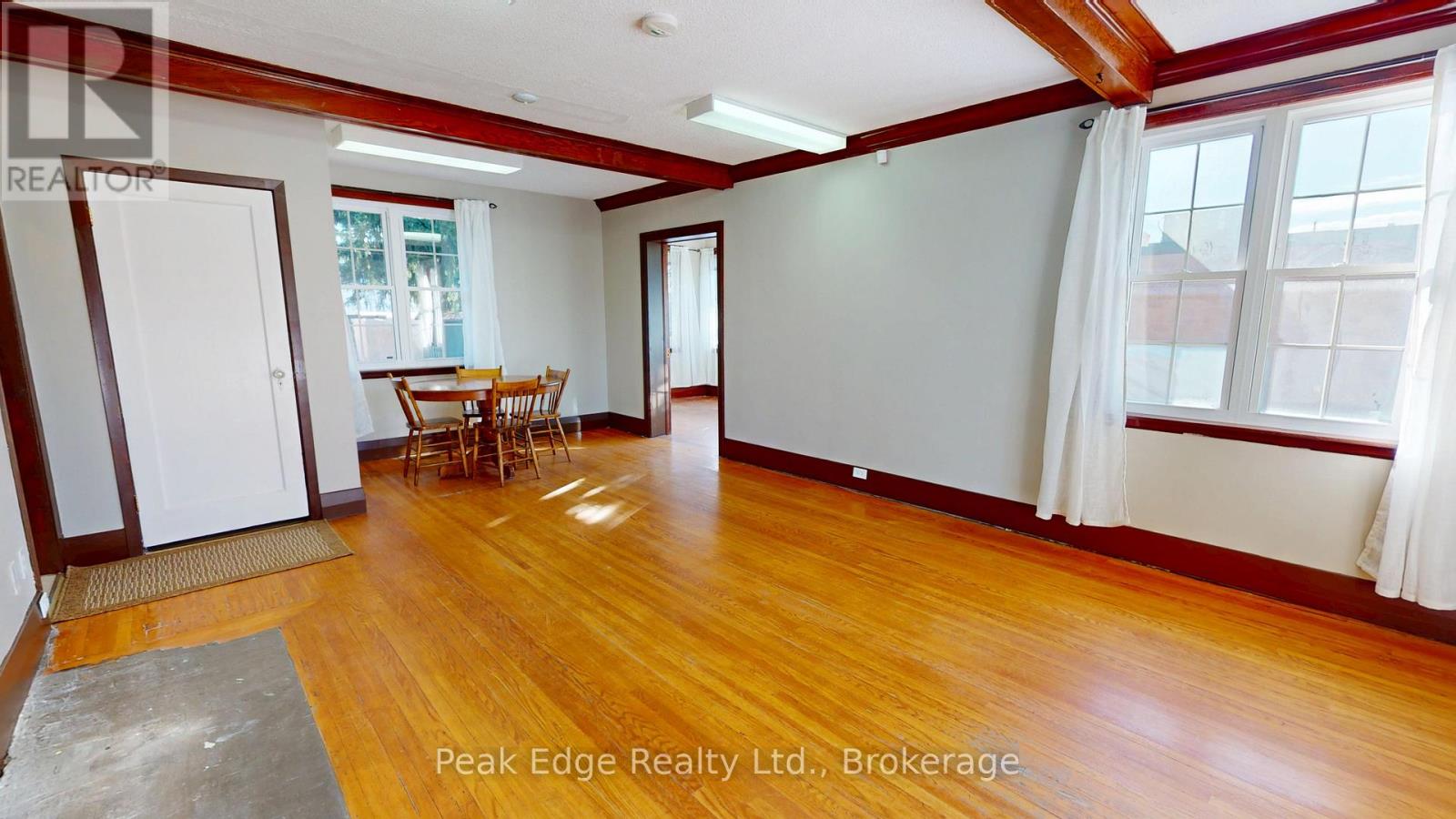 477 12th Avenue, Hanover, Ontario  N4N 2V1 - Photo 5 - X12966018