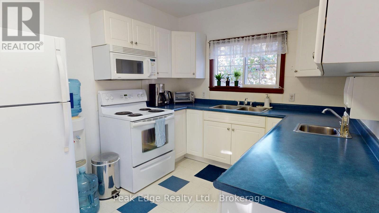 477 12th Avenue, Hanover, Ontario  N4N 2V1 - Photo 7 - X12966018