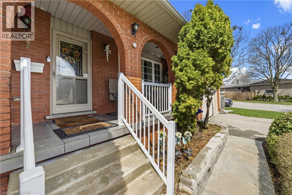 122 Greencedar Drive, Hamilton, Ontario  L9C 6W6 - Photo 3 - 40817998