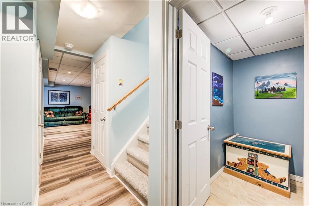 90 Udvari Crescent, Kitchener, Ontario  N2N 0A2 - Photo 31 - 40813035