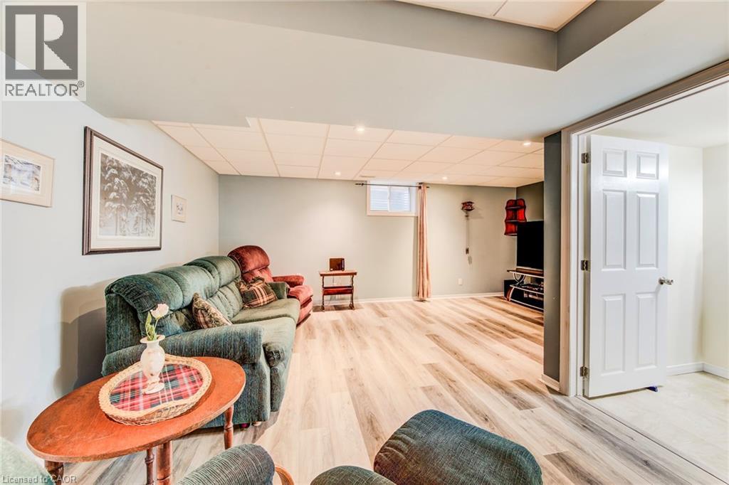 90 Udvari Crescent, Kitchener, Ontario  N2N 0A2 - Photo 36 - 40813035