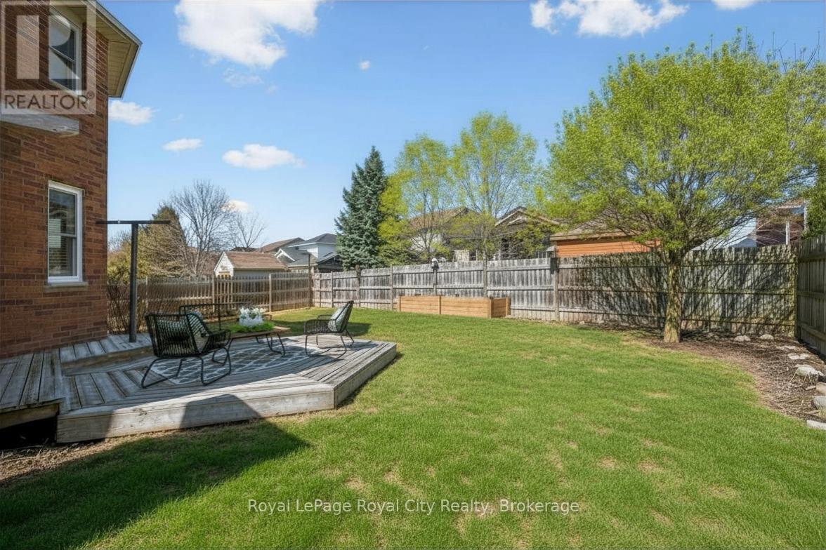 339 Daniel Crescent, Centre Wellington, Ontario  N0B 1S0 - Photo 2 - X12967464