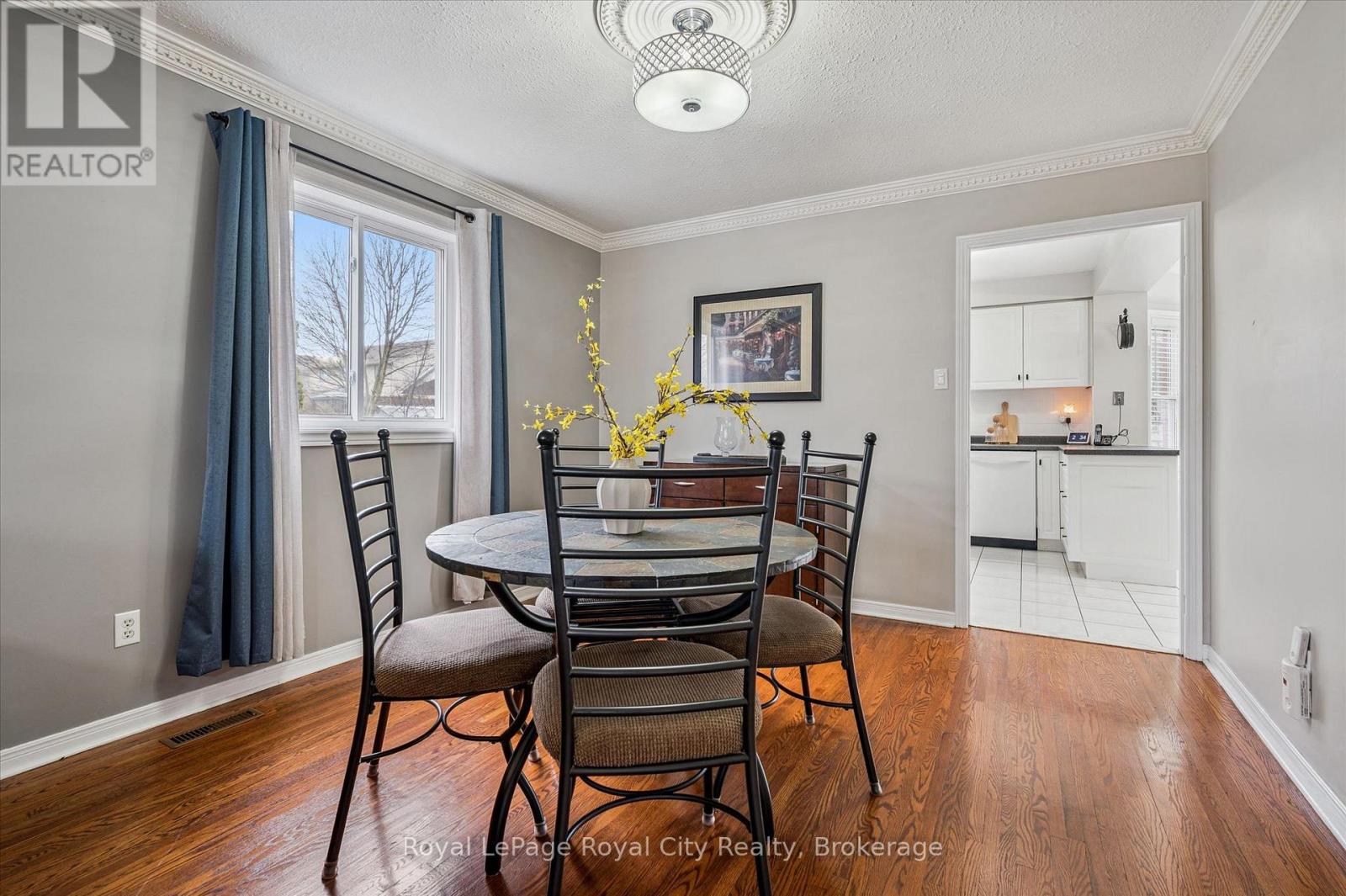 339 Daniel Crescent, Centre Wellington, Ontario  N0B 1S0 - Photo 7 - X12967464