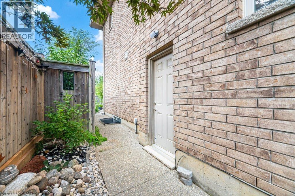 9 Lorupe Court, Hamilton, Ontario  L9G 0B4 - Photo 46 - 40818393