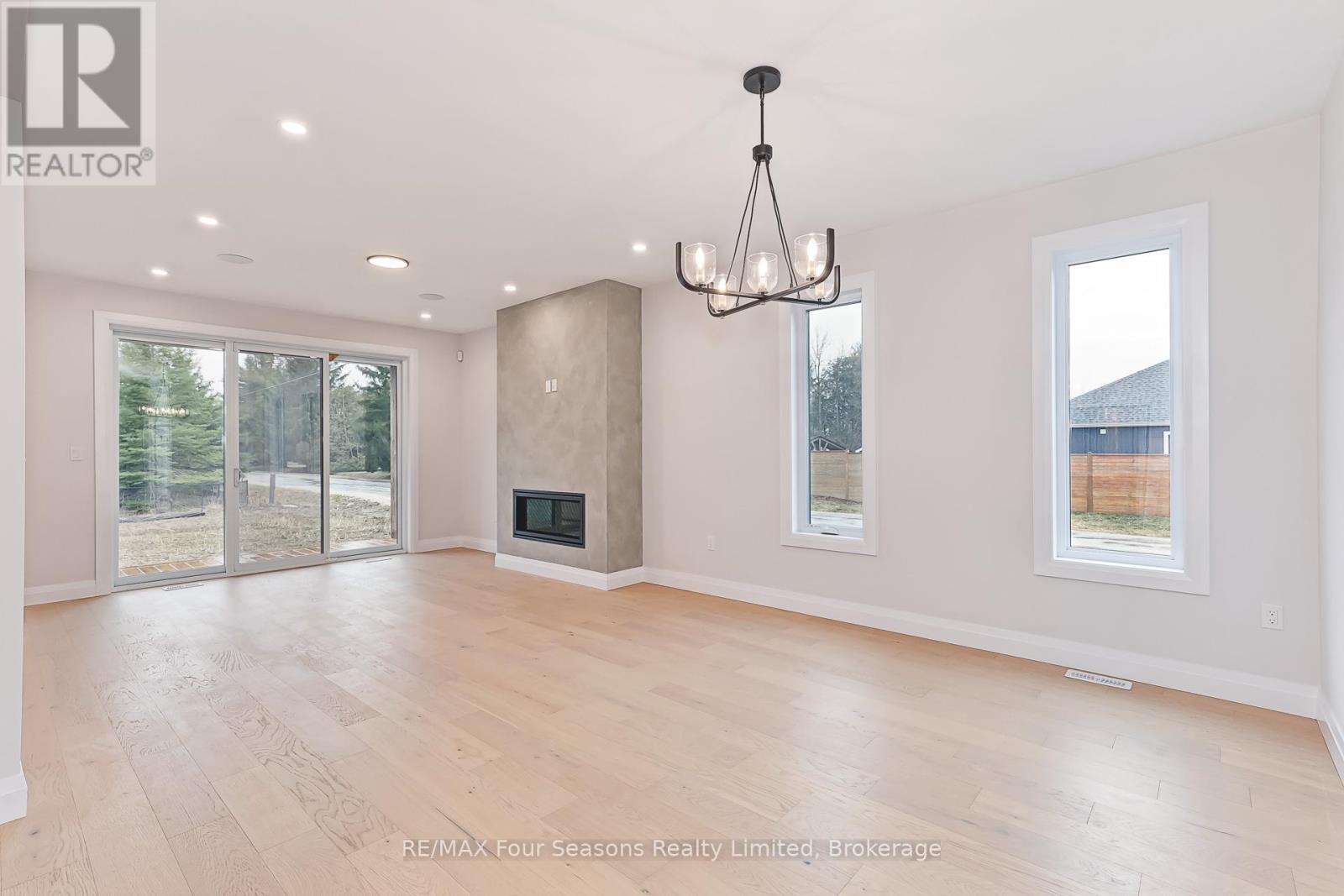 3 Boynton Court, Blue Mountains, Ontario  N0H 2P0 - Photo 5 - X12968090