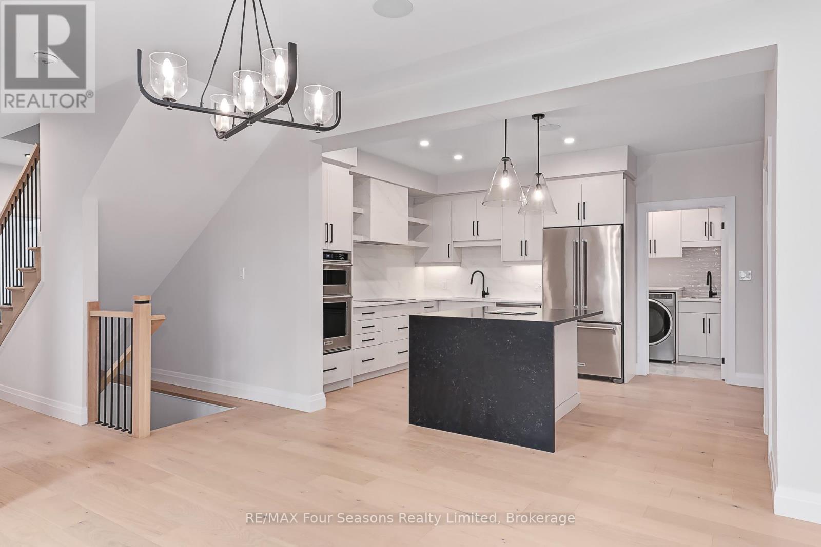 3 Boynton Court, Blue Mountains, Ontario  N0H 2P0 - Photo 6 - X12968090