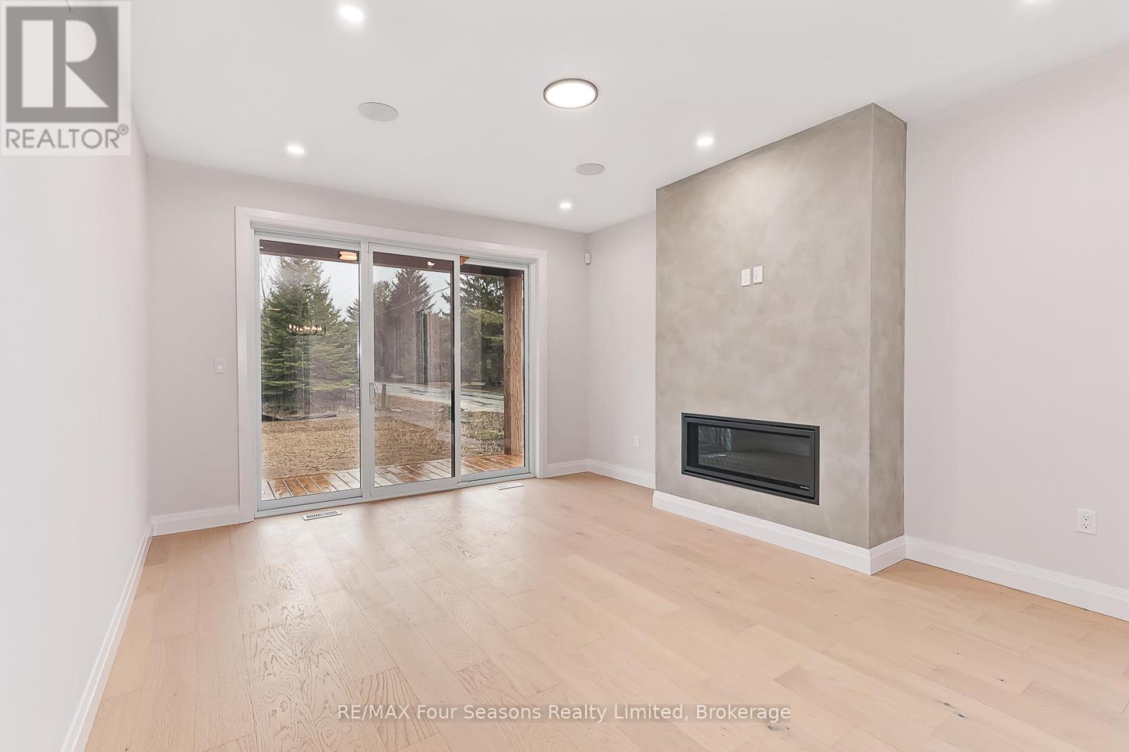 3 Boynton Court, Blue Mountains, Ontario  N0H 2P0 - Photo 7 - X12968090