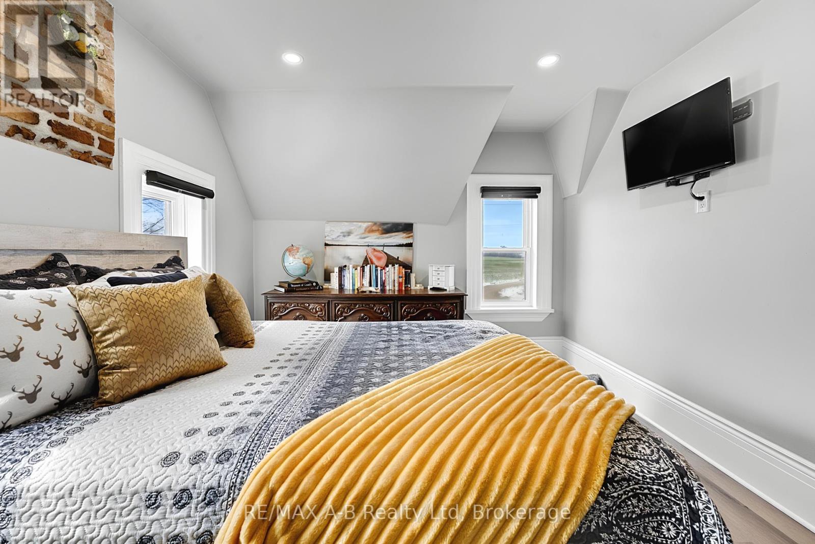 4722 Perth Line 20 Line, Perth South, Ontario  N4X 1C9 - Photo 23 - X12968892