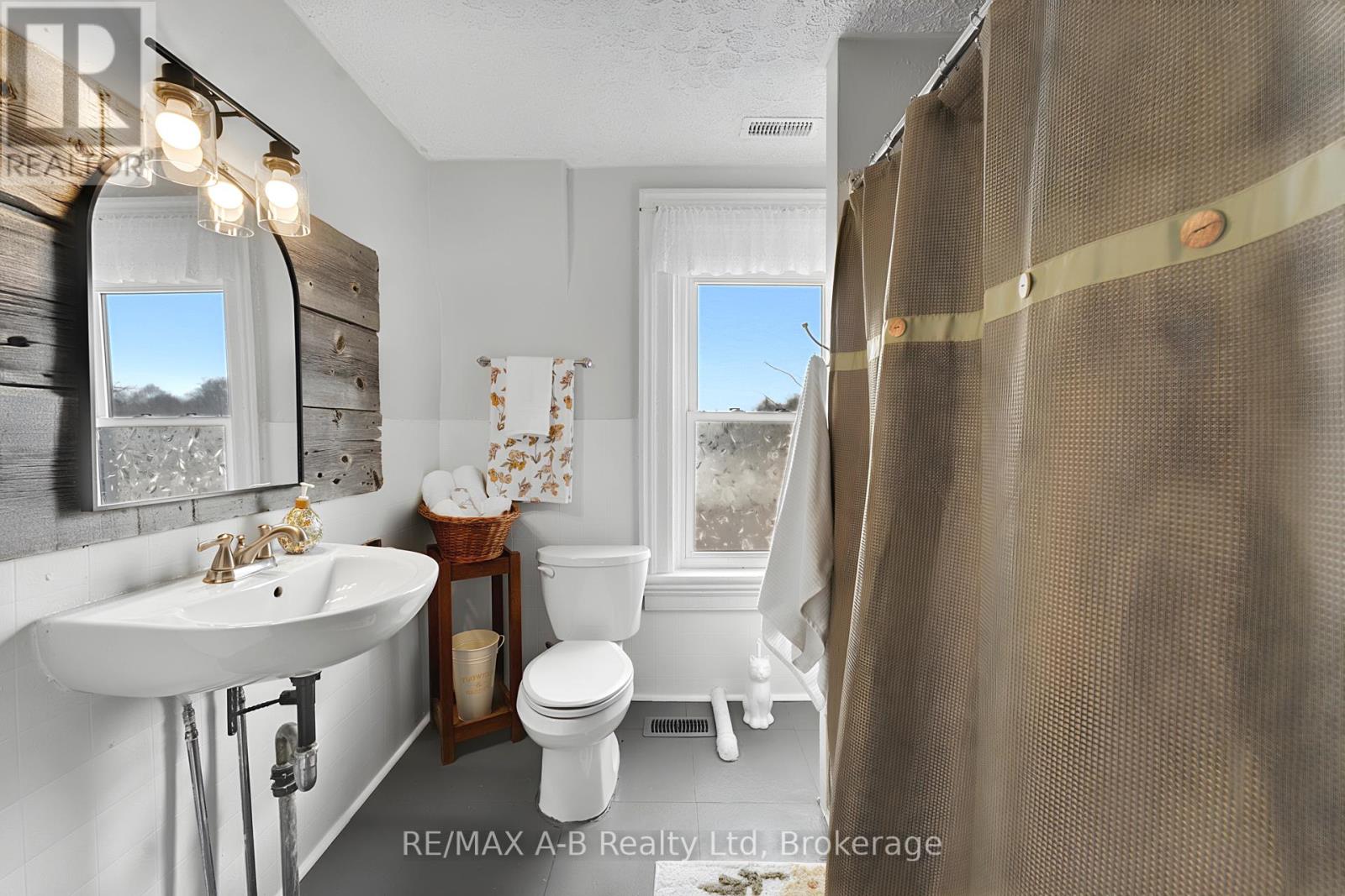 4722 Perth Line 20 Line, Perth South, Ontario  N4X 1C9 - Photo 29 - X12968892