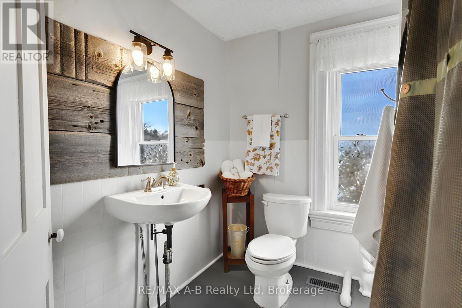 4722 Perth Line 20 Line, Perth South, Ontario  N4X 1C9 - Photo 30 - X12968892