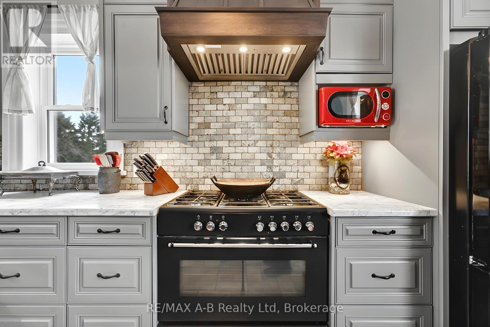 4722 Perth Line 20 Line, Perth South, Ontario  N4X 1C9 - Photo 5 - X12968892