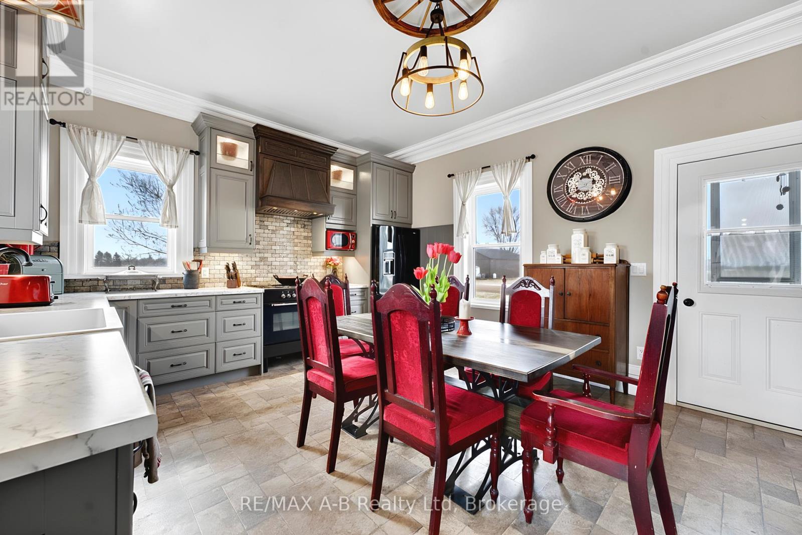 4722 Perth Line 20 Line, Perth South, Ontario  N4X 1C9 - Photo 6 - X12968892