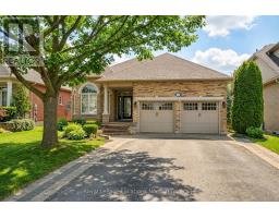 727 MADELINE HEIGHTS N, Newmarket, Ontario