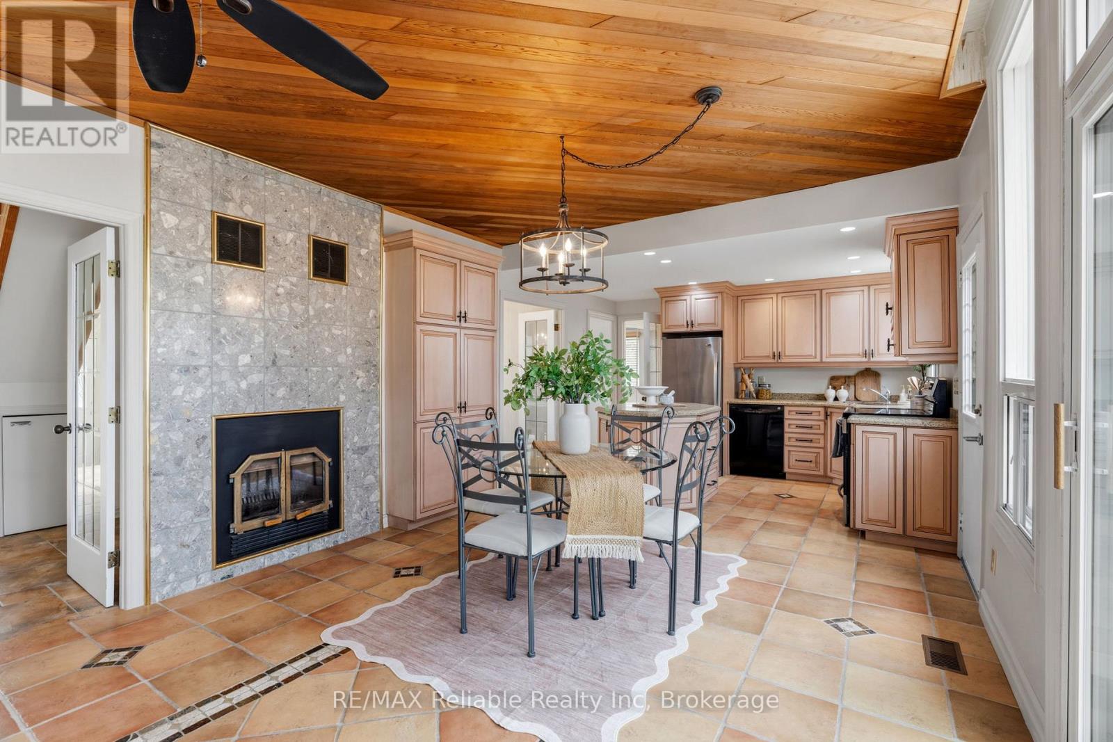 185 Huron Road, Huron-Kinloss, Ontario  N2Z 2X3 - Photo 15 - X12969264