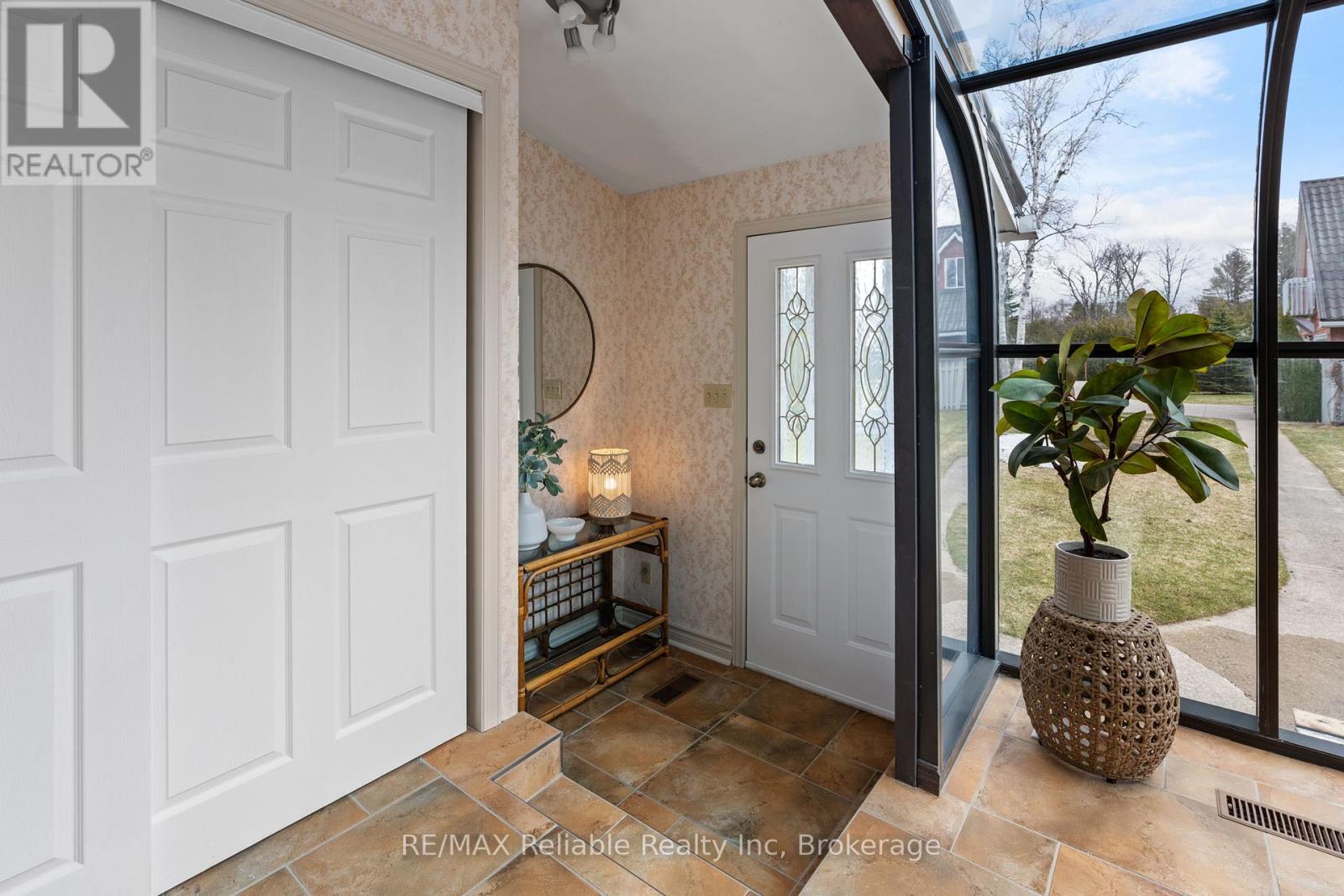 185 Huron Road, Huron-Kinloss, Ontario  N2Z 2X3 - Photo 8 - X12969264