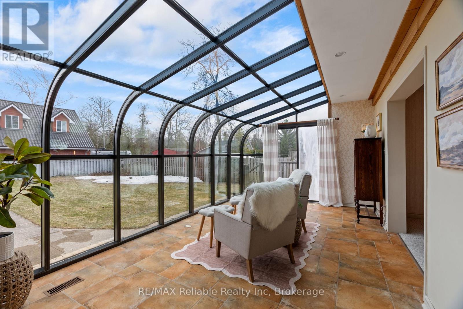 185 Huron Road, Huron-Kinloss, Ontario  N2Z 2X3 - Photo 9 - X12969264