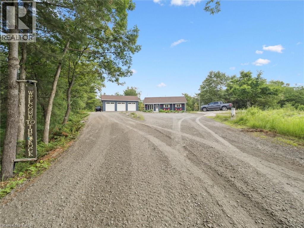 891 Peninsula Road, Gravenhurst, Ontario  P1P 0E2 - Photo 2 - 40818574