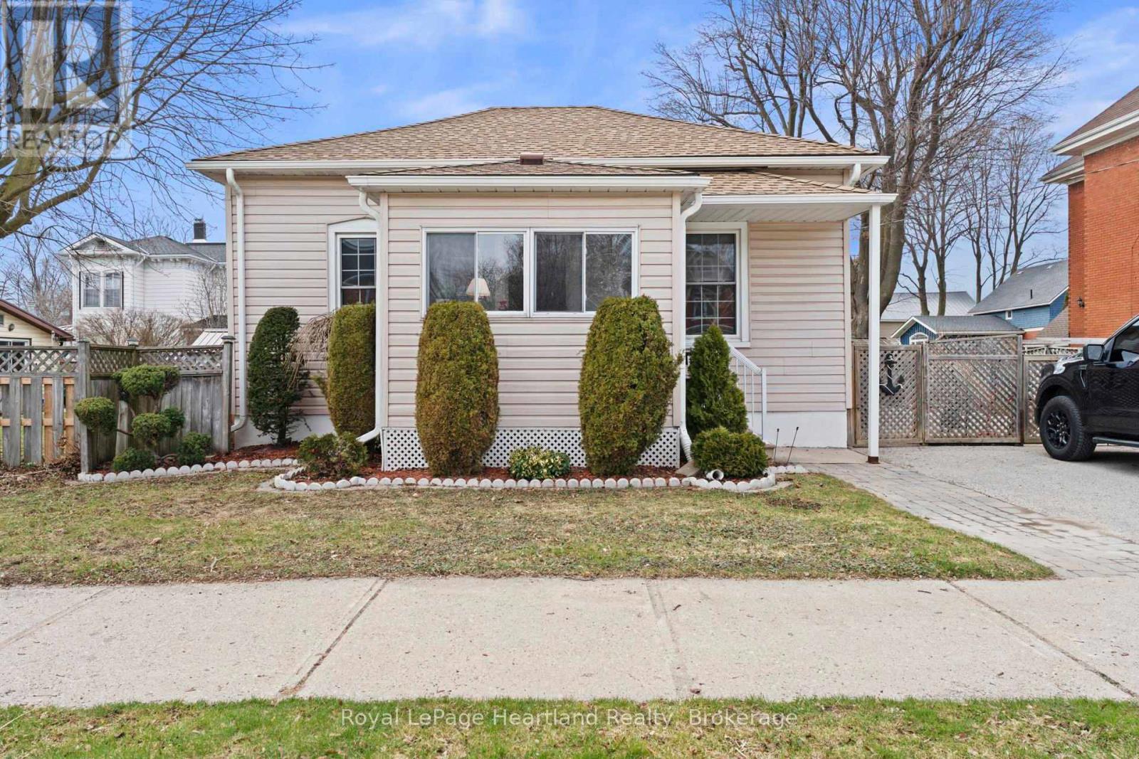 107 Victoria Street N, Goderich, Ontario  N7A 2S2 - Photo 29 - X12969606