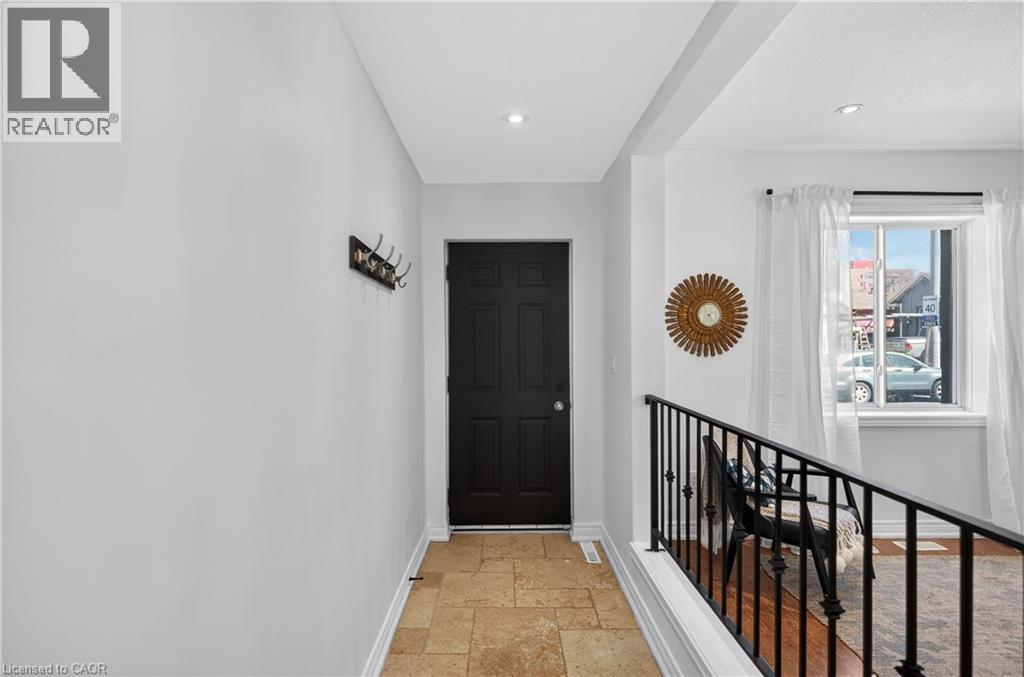 216 Robert Street, Hamilton, Ontario  L8L 2R1 - Photo 4 - 40818223