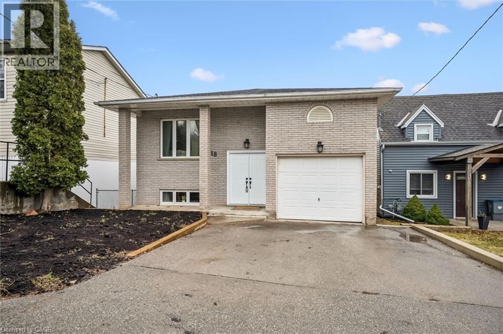 18 AVENUE Road, Cambridge, Ontario