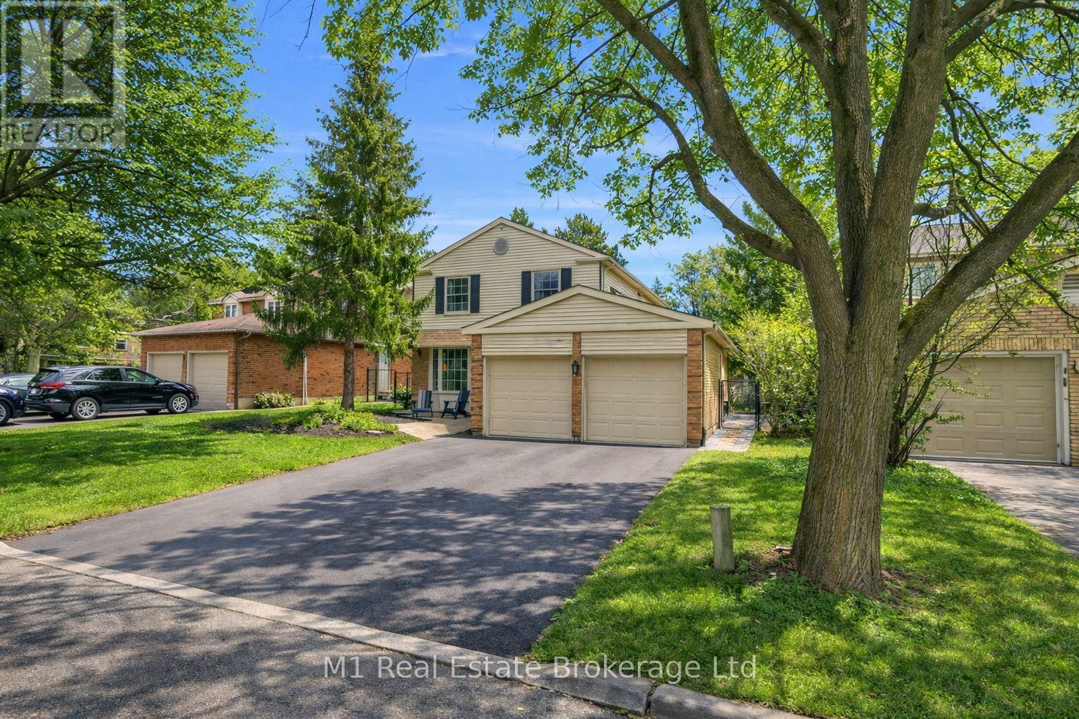 320 Tatlock Drive, Waterloo, Ontario  N2L 5Y5 - Photo 2 - X12970508